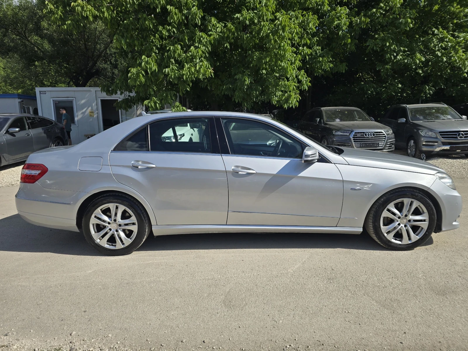 Mercedes-Benz E 350 CGI 292к.с AVANTGARDE FULL, снимка 8 - Автомобили и джипове - 54977379