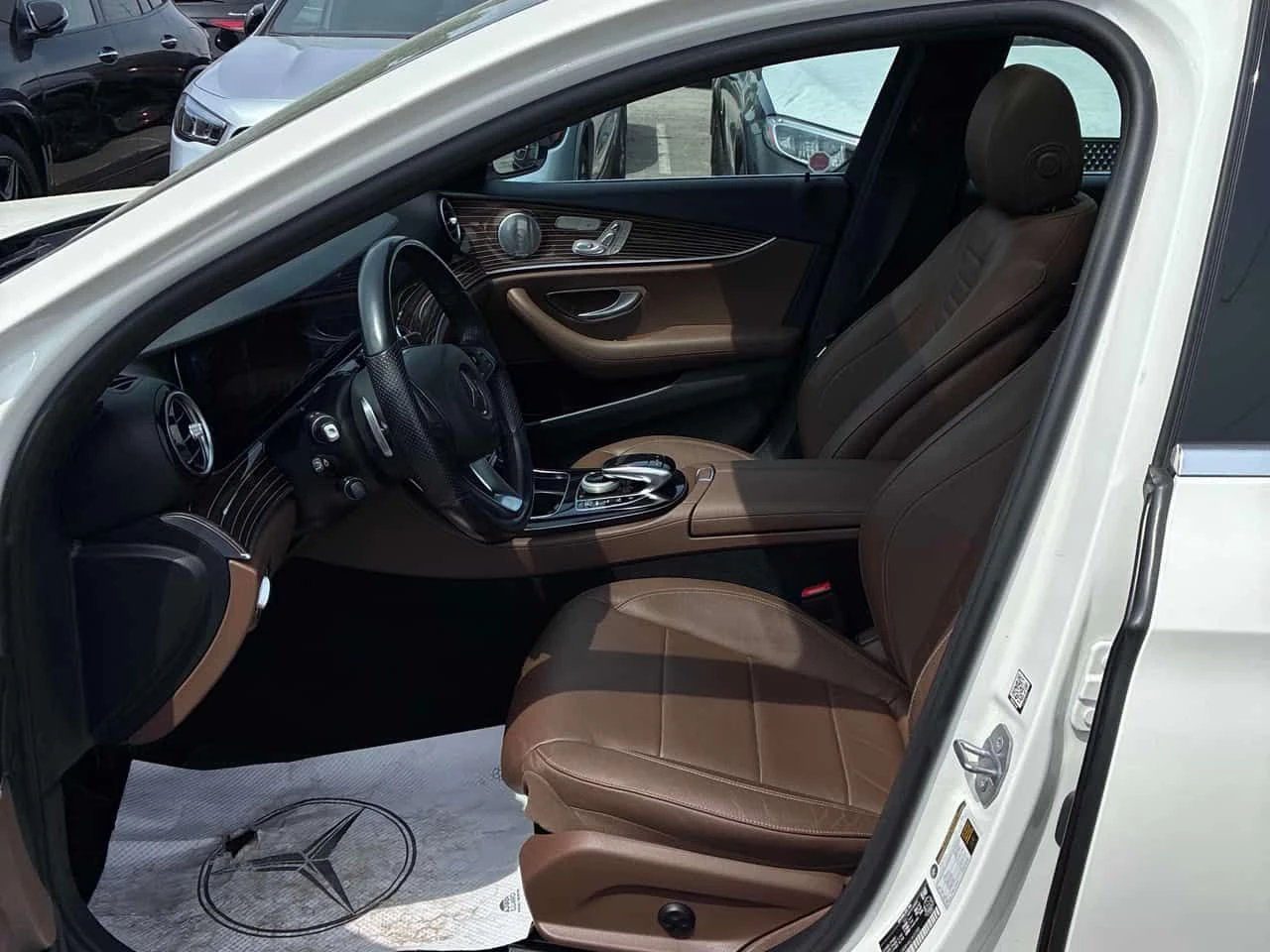 Mercedes-Benz E 400 * CARFAX * BURMESTER * ПОДГРЕВ * КАМЕРА, снимка 13 - Автомобили и джипове - 54983943