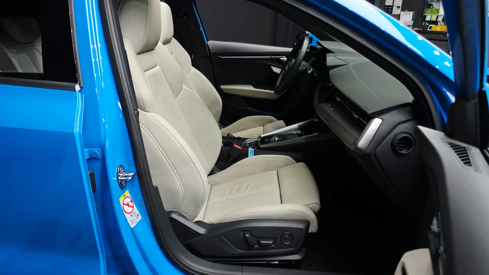 Audi A3 40 TFSI Premium | 2.0 Turbo | Панорама | , снимка 12 - Автомобили и джипове - 55219821
