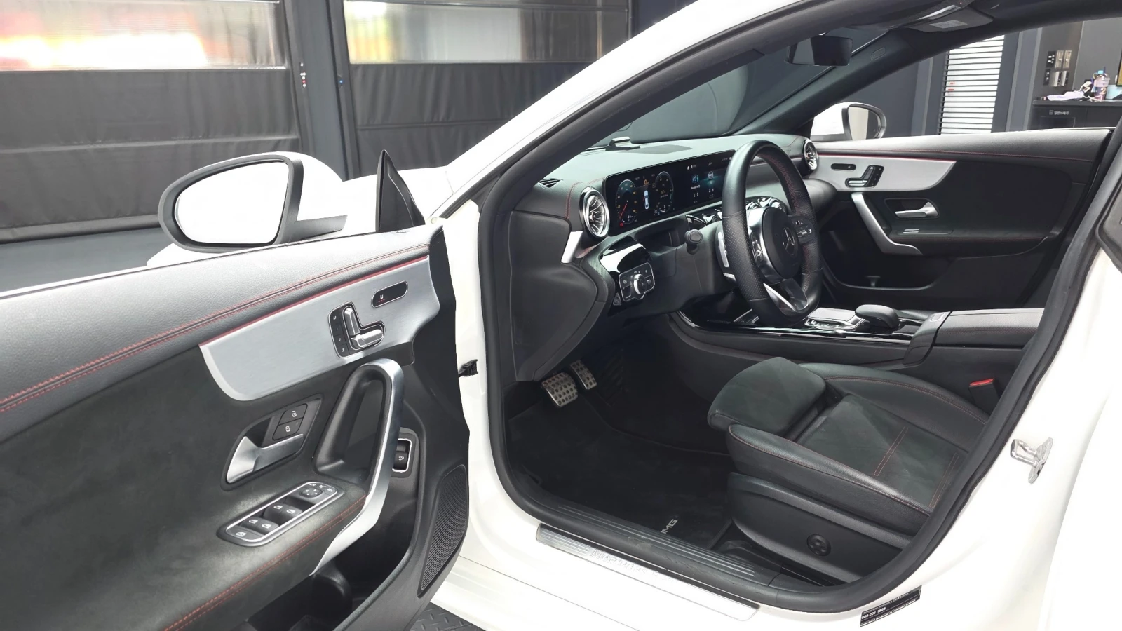 Mercedes-Benz CLA 250 AMG line//Подгрев/АМБИЕНТНО ОСВЕТЛЕНИЕ/, снимка 8 - Автомобили и джипове - 55445780