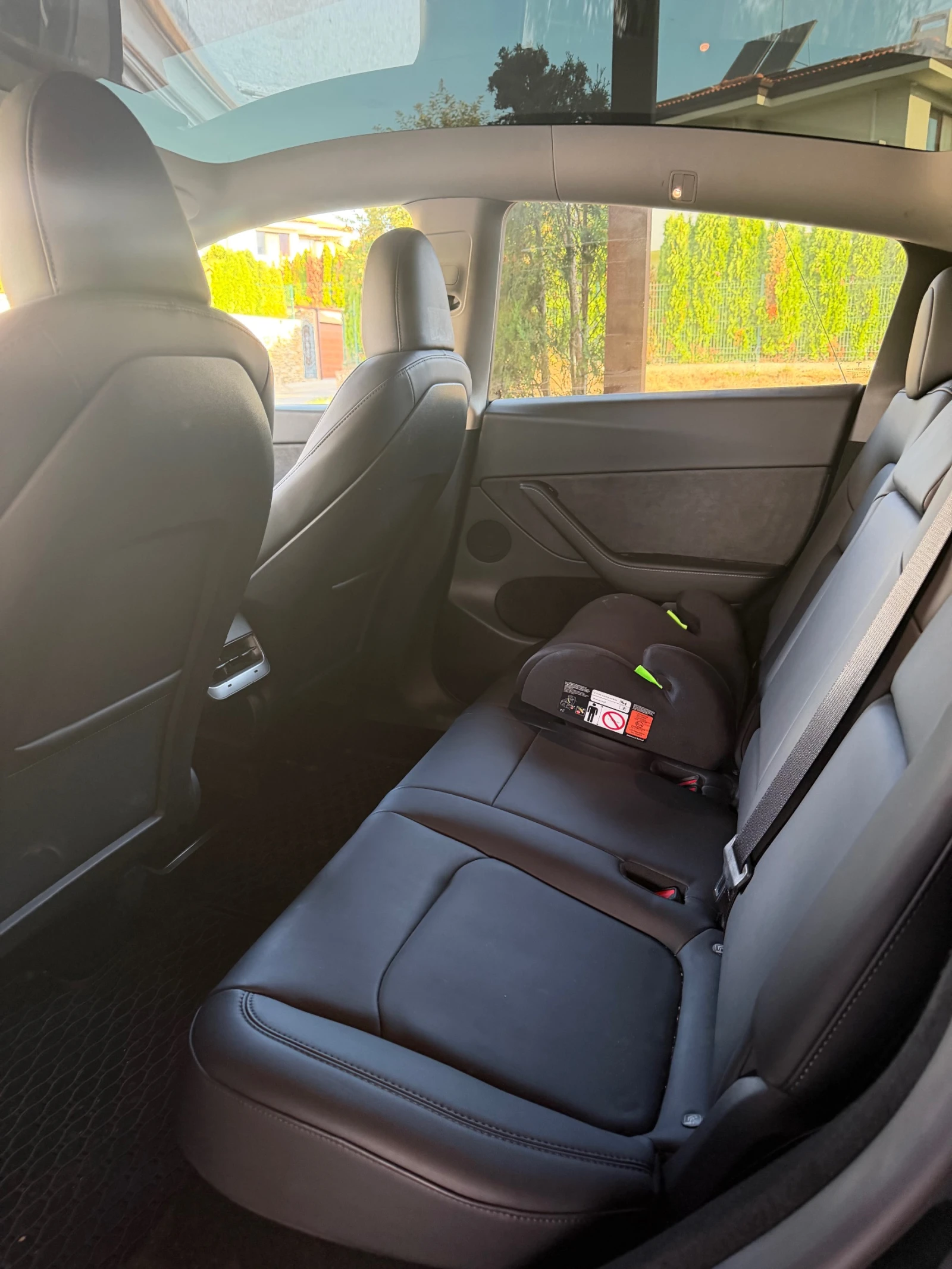 Tesla Model Y Dual motors 4x4, снимка 15 - Автомобили и джипове - 56343799
