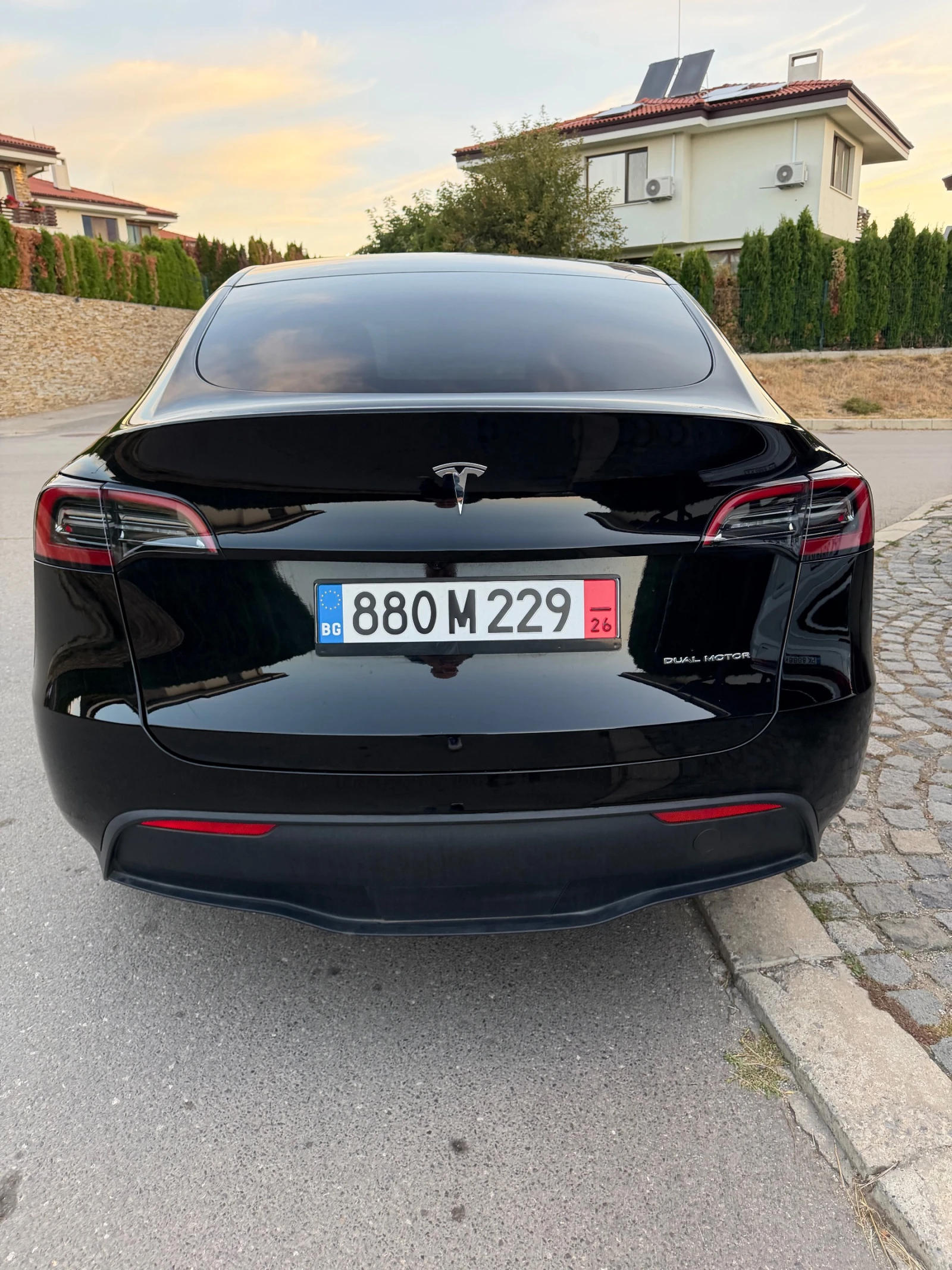Tesla Model Y Dual motors 4x4, снимка 6 - Автомобили и джипове - 56343799