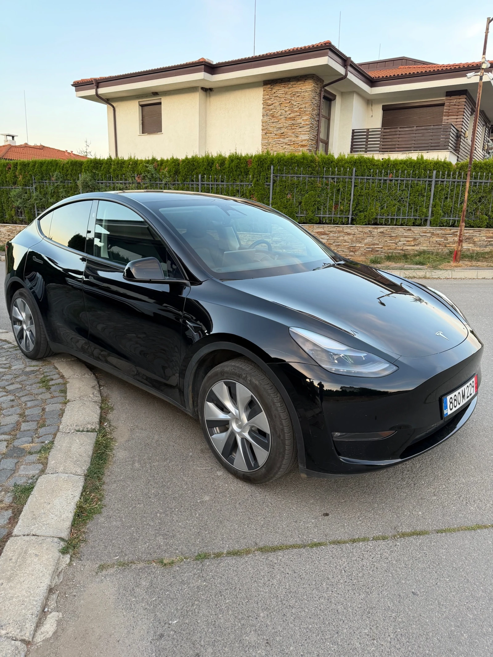 Tesla Model Y Dual motors 4x4, снимка 9 - Автомобили и джипове - 56343799