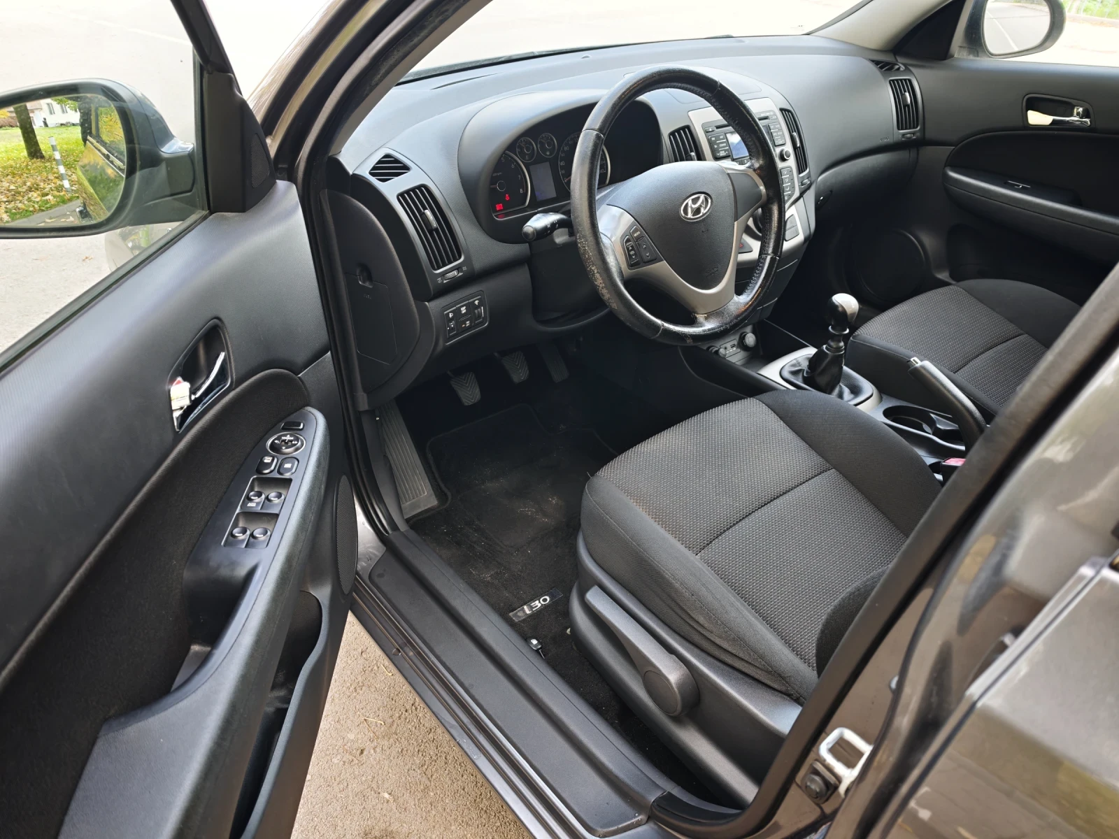 Hyundai I30 1.6i, снимка 5 - Автомобили и джипове - 56748088