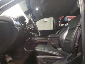 Chevrolet Suburban 5.3L 8 4x4 w/Rear Wheel Drv, снимка 8