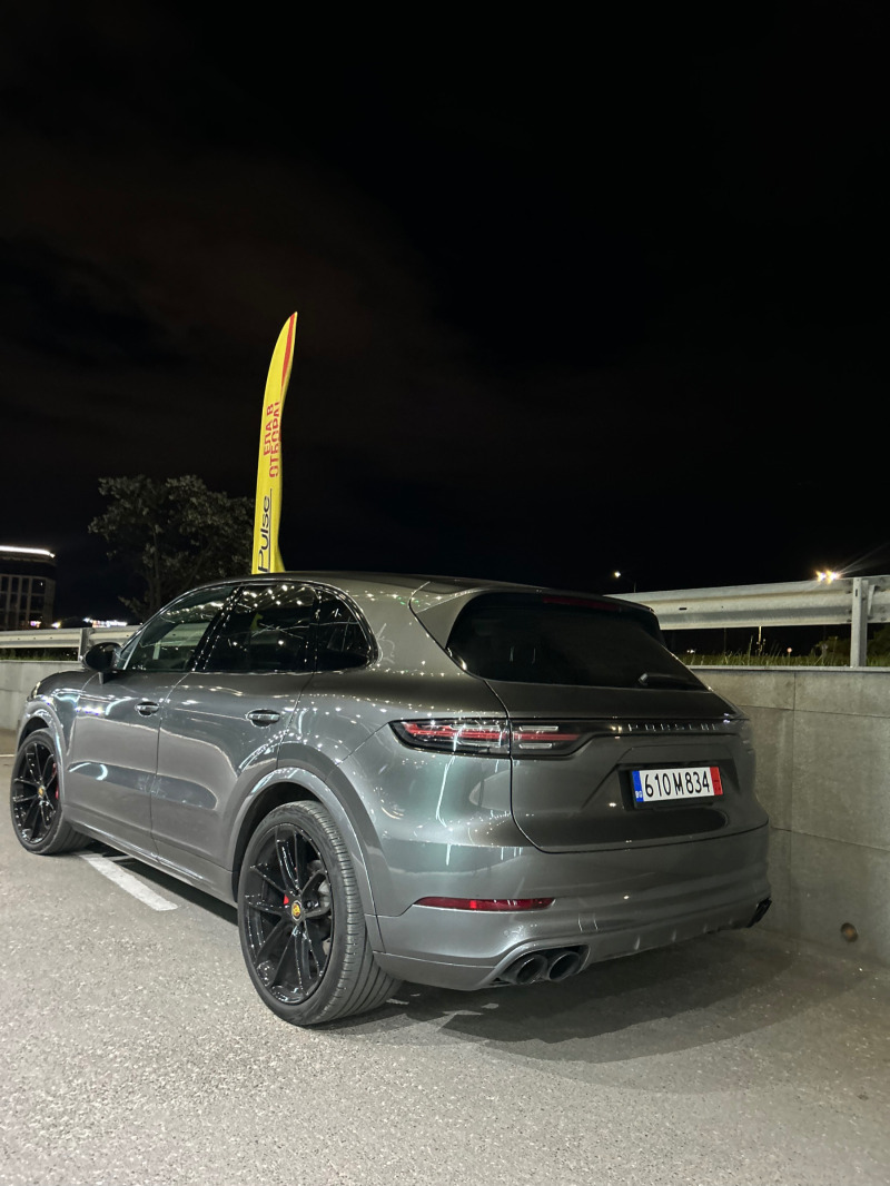 Porsche Cayenne Gts sport design full vacum panorama matrix lizing, снимка 3 - Автомобили и джипове - 46396120