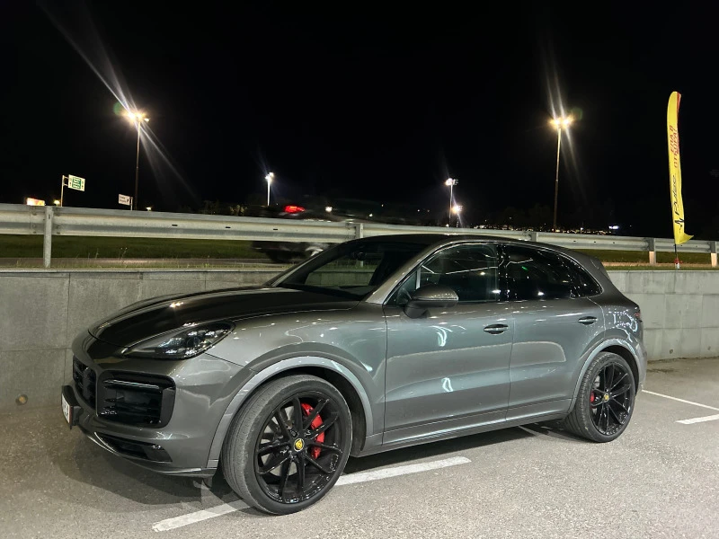 Porsche Cayenne Gts sport design full vacum panorama matrix lizing, снимка 2 - Автомобили и джипове - 46994311