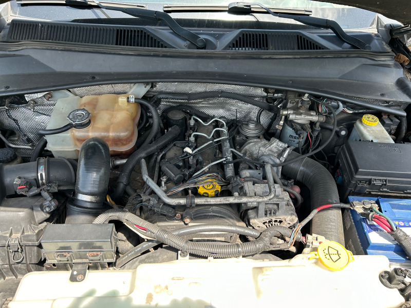 Dodge Nitro, снимка 10 - Автомобили и джипове - 46393481