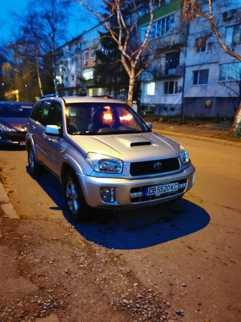 Toyota Rav4 2.0 дизел ПЕРФЕКТЕН, снимка 7 - Автомобили и джипове - 49066560