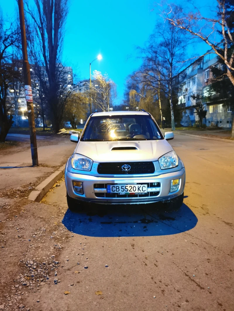 Toyota Rav4 2.0 дизел ПЕРФЕКТЕН, снимка 6 - Автомобили и джипове - 49066560