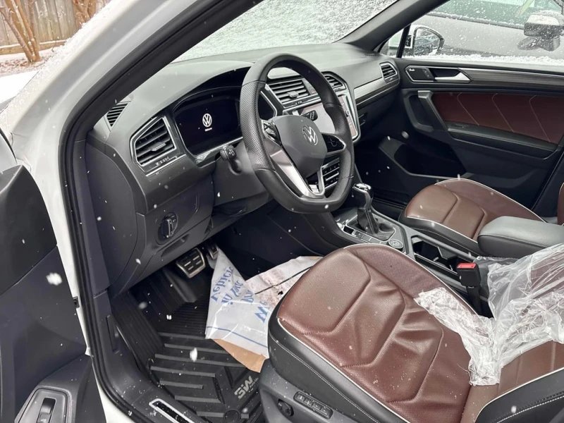 VW Tiguan * Highline R Line * CARFAX * БЕЗ ПЪРВОНАЧАЛНА ВНОС, снимка 5 - Автомобили и джипове - 53079327