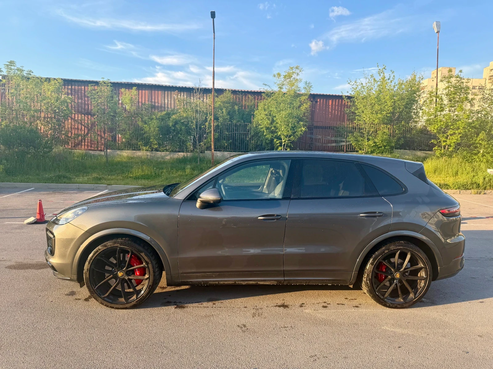 Porsche Cayenne Gts sport design full vacum panorama matrix lizing, снимка 3 - Автомобили и джипове - 53103686