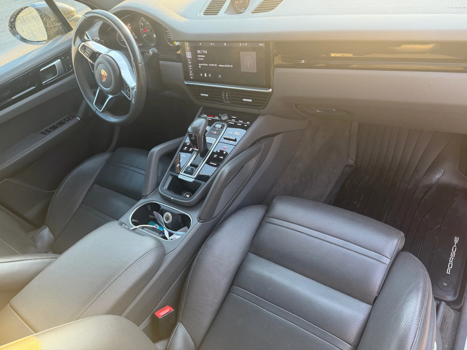 Porsche Cayenne Gts sport design full vacum panorama matrix lizing, снимка 15 - Автомобили и джипове - 53103686