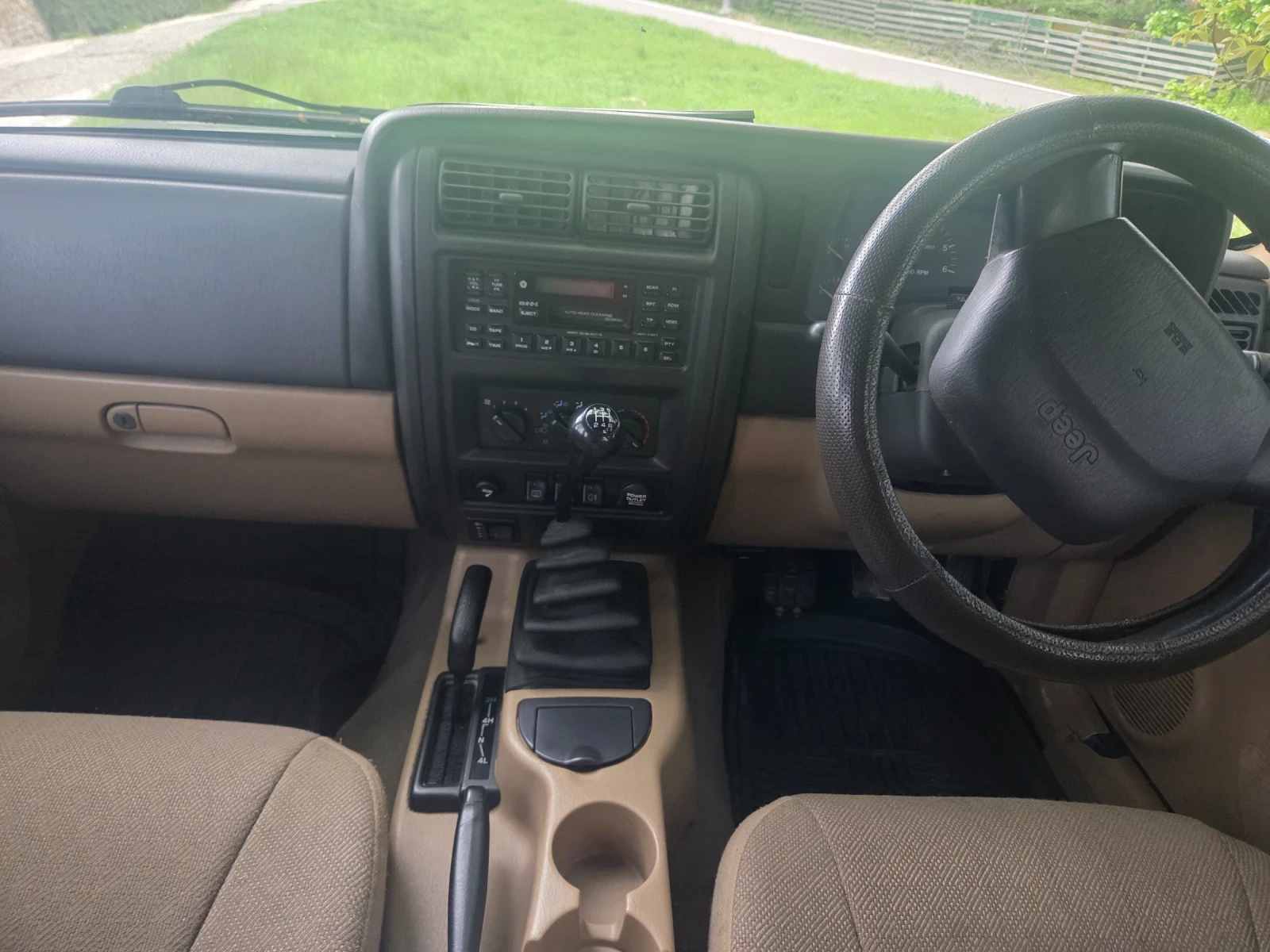 Jeep Cherokee  - изображение 4