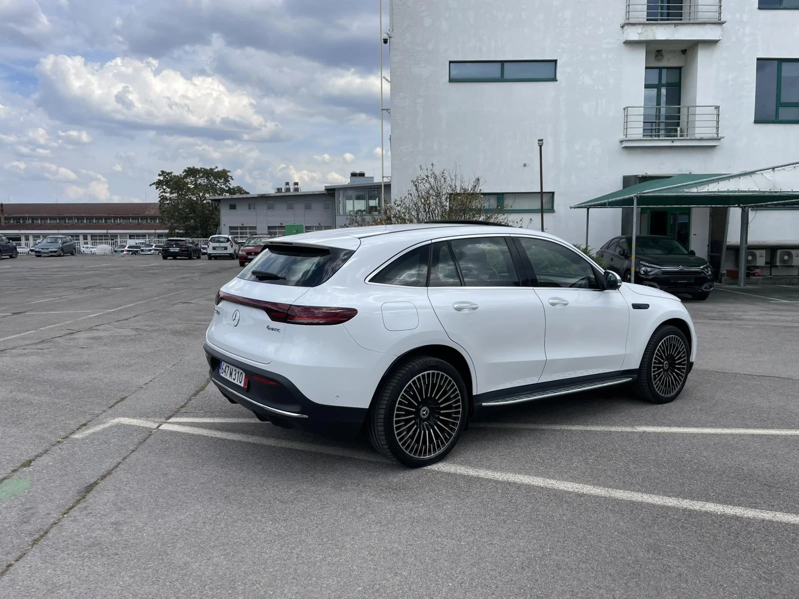 Mercedes-Benz EQC 400 AMG  - изображение 4