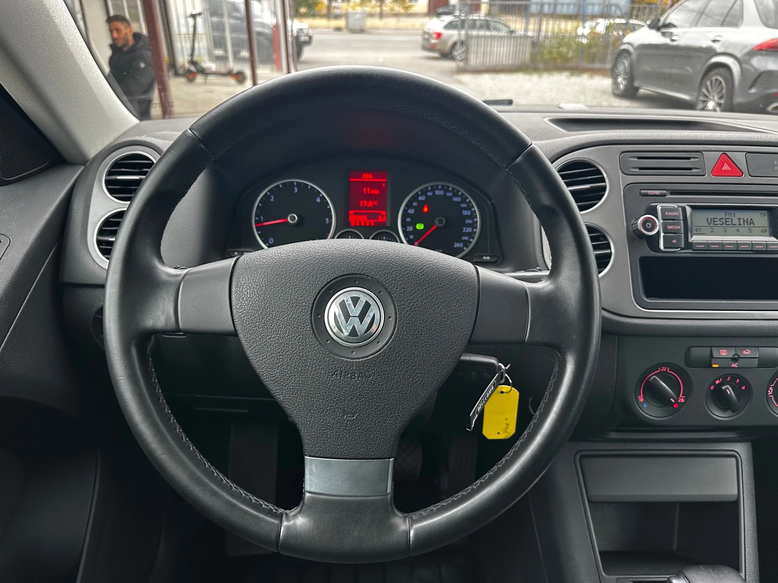 VW Tiguan 2.0TDI 140к.с 4x4 DSG - изображение 10