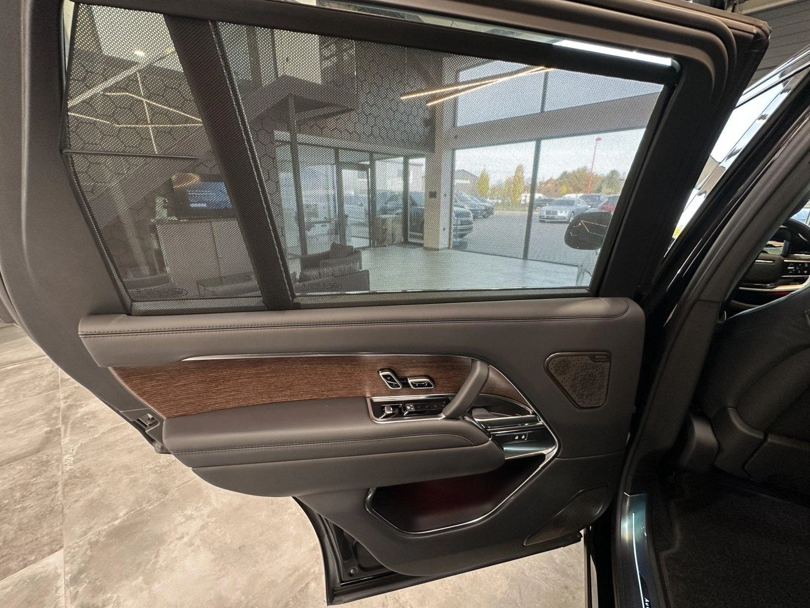 Land Rover Range rover P530/LONG/AUTOBIO/HEAD UP/MERIDIAN/PANO/360/ | Mobile.bg � ����������� 12