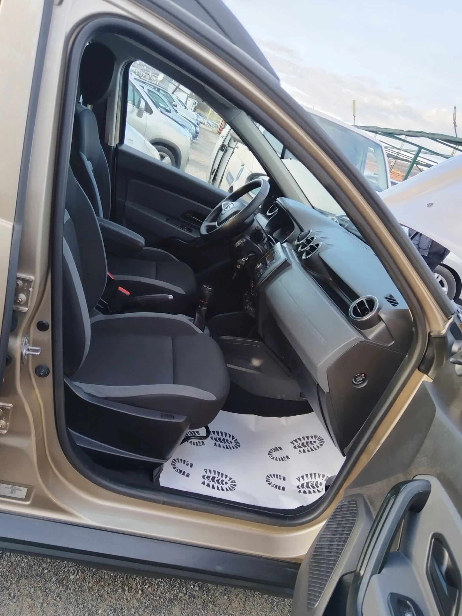 Dacia Duster 1.6i GPL evro 6B - изображение 10