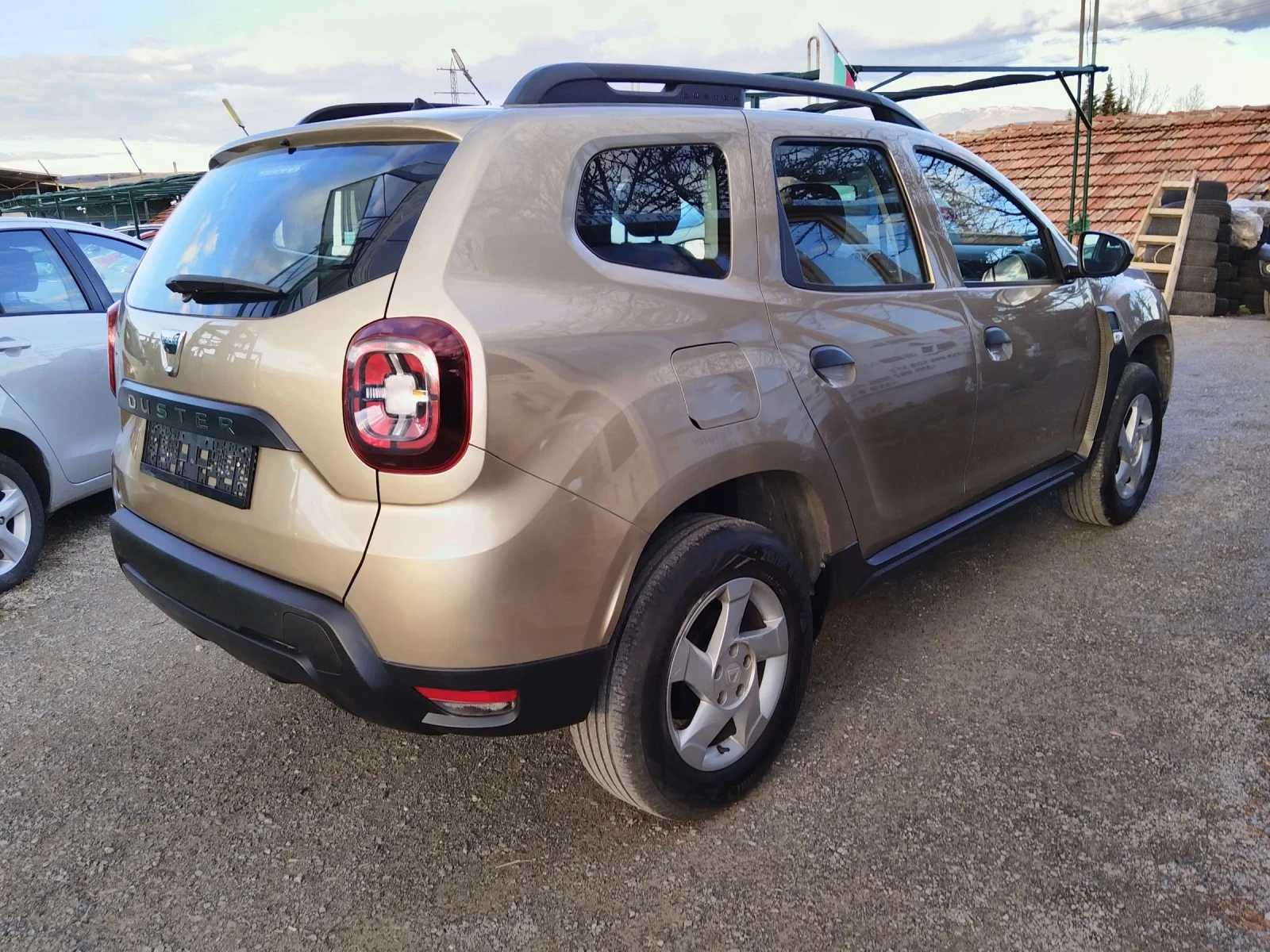 Dacia Duster 1.6i GPL evro 6B - изображение 7