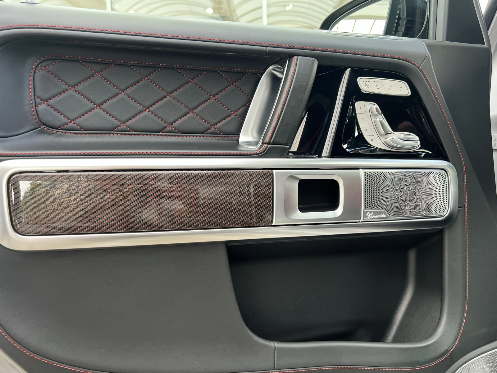 Mercedes-Benz G 63 AMG / EDITION 1 / DESIGNO MAGNO / 360 / PANO / BURM / , снимка 8 - Автомобили и джипове - 54633525