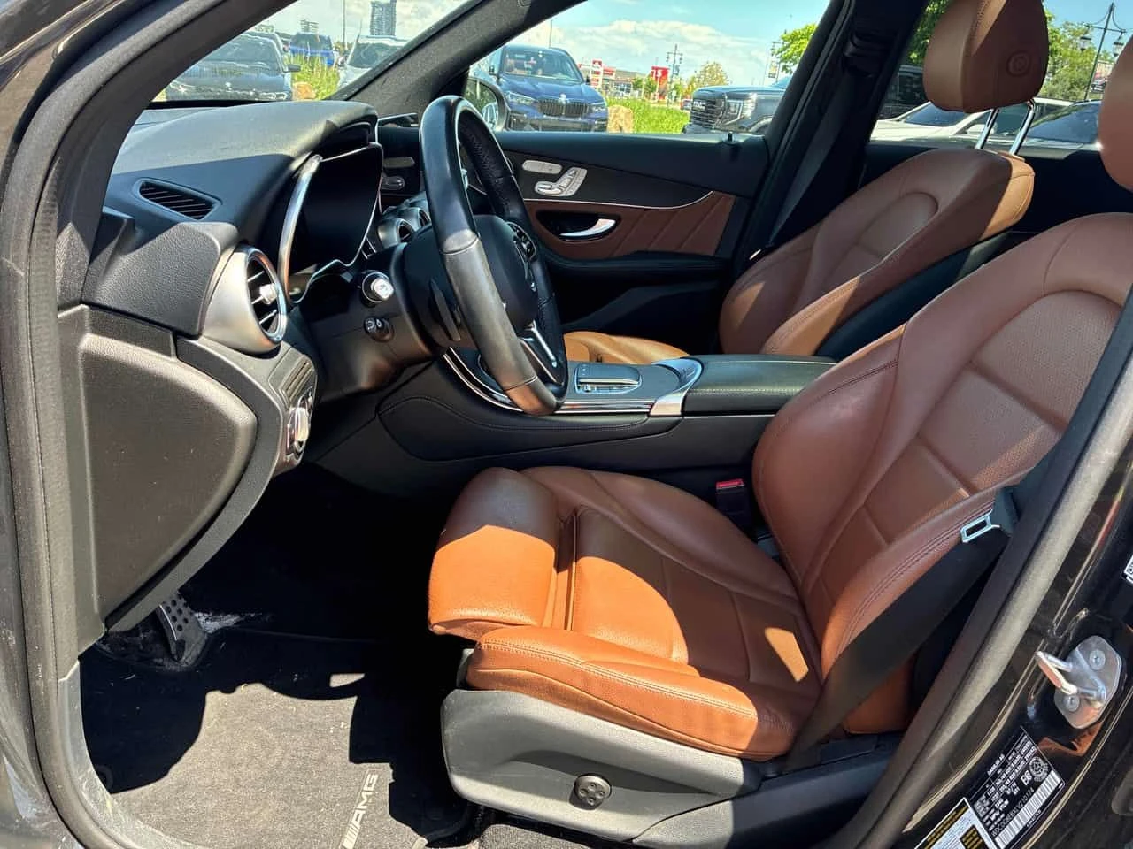 Mercedes-Benz GLC 300 4MATIC* DISTRONIC* PANORAMA* ДИГИТАЛНО ТАБЛО* , снимка 16 - Автомобили и джипове - 54755863