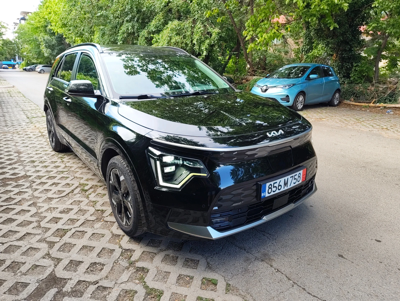 Kia Niro 65KWh* V2L* EXECUTIVE LINE* Tермопомпа* , снимка 4 - Автомобили и джипове - 55039130