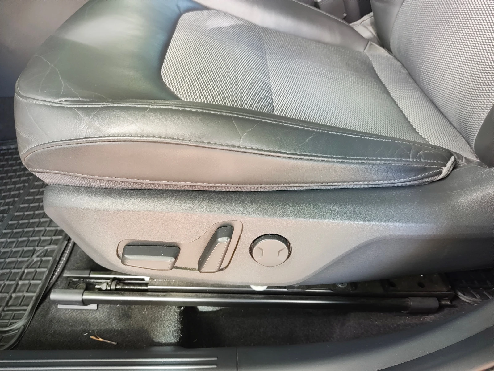 Kia Niro 65KWh* V2L* EXECUTIVE LINE* Tермопомпа* , снимка 6 - Автомобили и джипове - 55039130