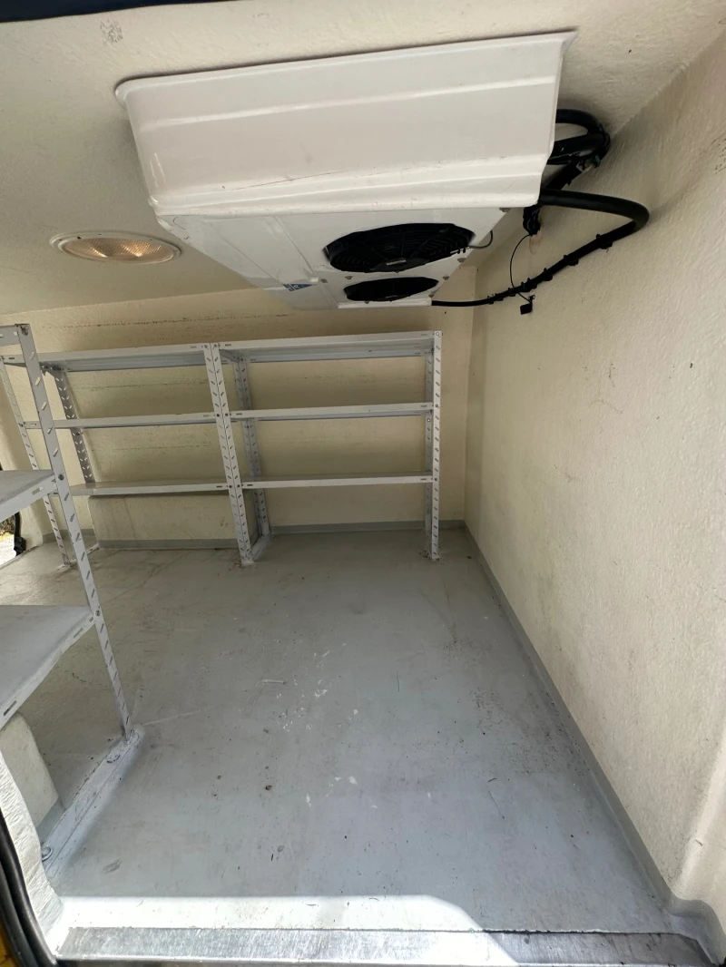 Mercedes-Benz Vito Хладилен бус, снимка 8 - Бусове и автобуси - 52319845