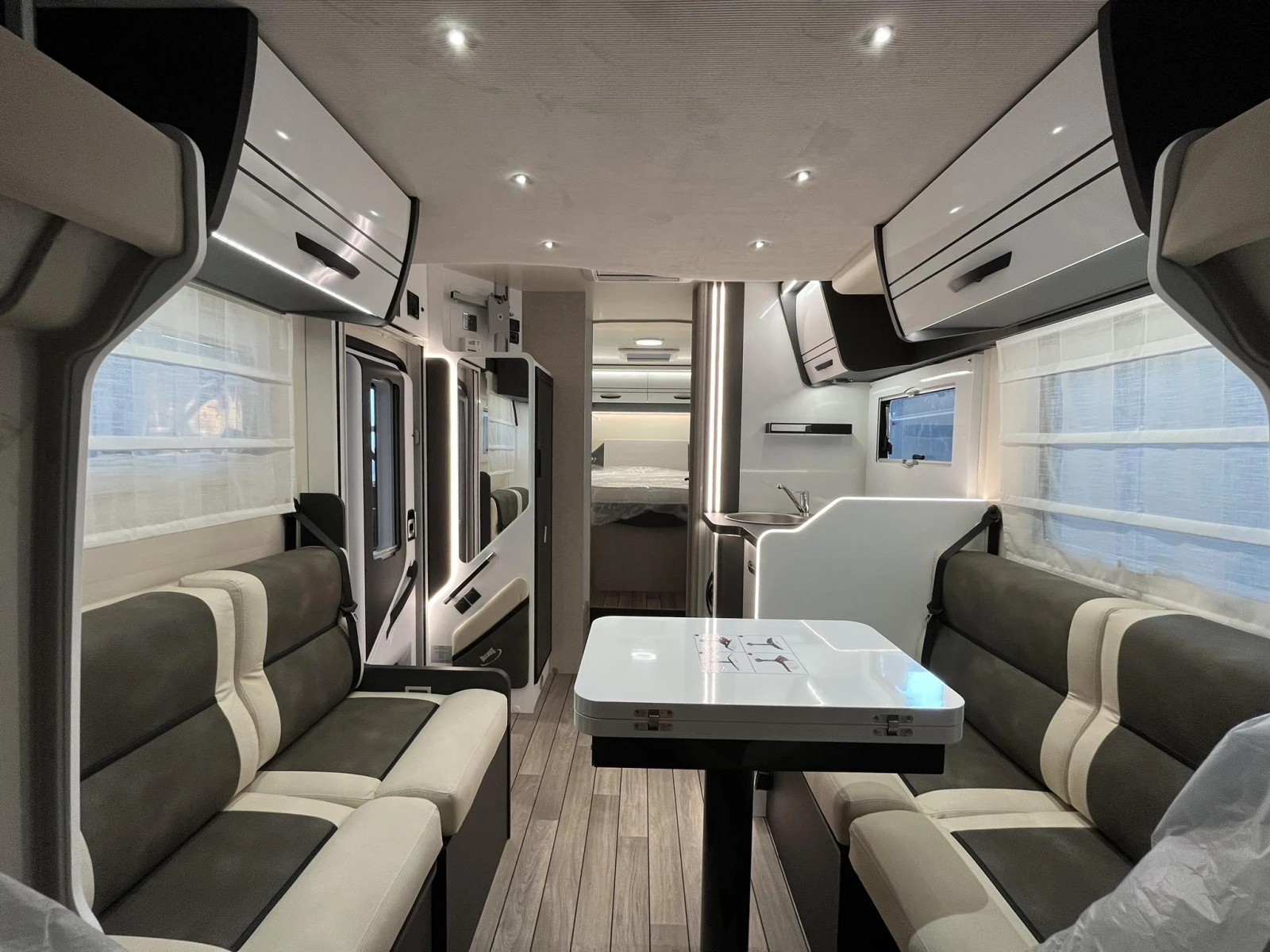 Кемпер McLouis 165к.с. AT8* FULL* FACE TO FACE* АВТОМАТИК - изображение 2