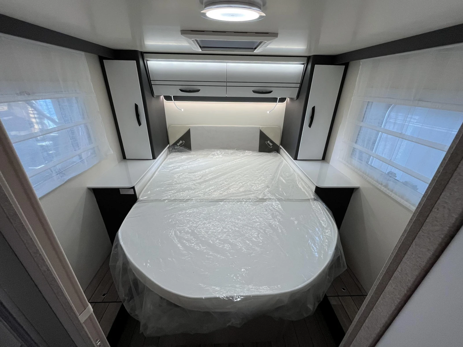Кемпер McLouis 165к.с. AT8* FULL* FACE TO FACE* АВТОМАТИК - изображение 3