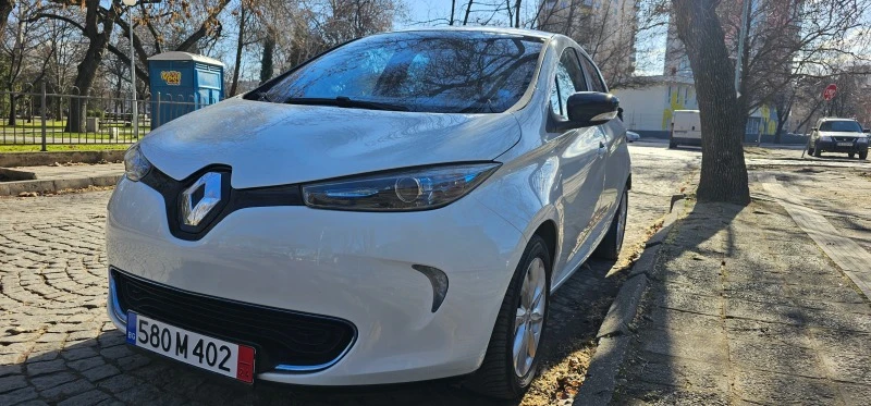 Renault Zoe, снимка 2 - Автомобили и джипове - 46905459