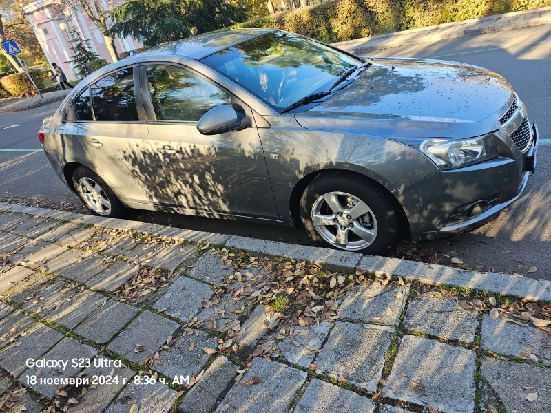 Chevrolet Cruze, снимка 2 - Автомобили и джипове - 48009897