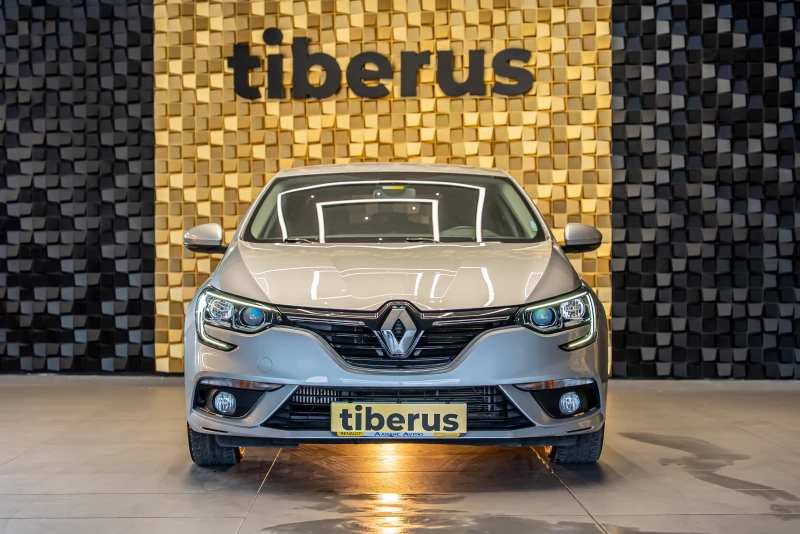 Renault Megane TCe 140, снимка 3 - Автомобили и джипове - 52145894