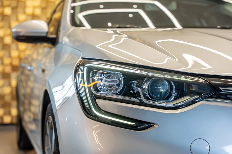 Renault Megane TCe 140, снимка 5 - Автомобили и джипове - 52145894