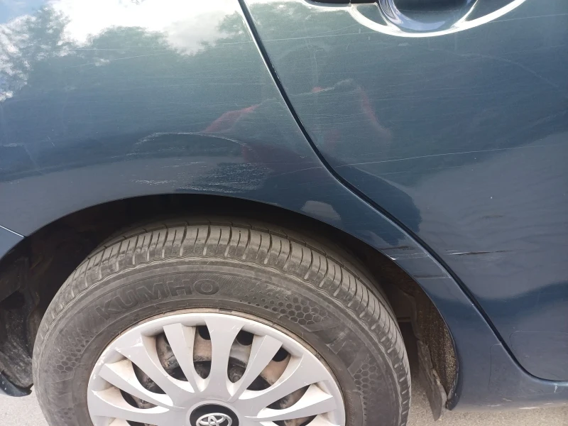 Toyota Auris 1.33, снимка 10 - Автомобили и джипове - 52405379