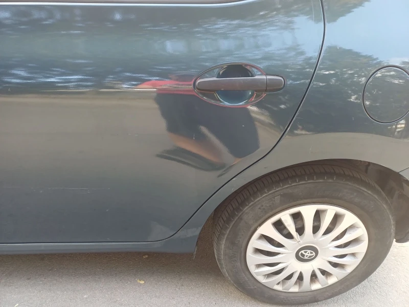 Toyota Auris 1.33, снимка 11 - Автомобили и джипове - 52405379