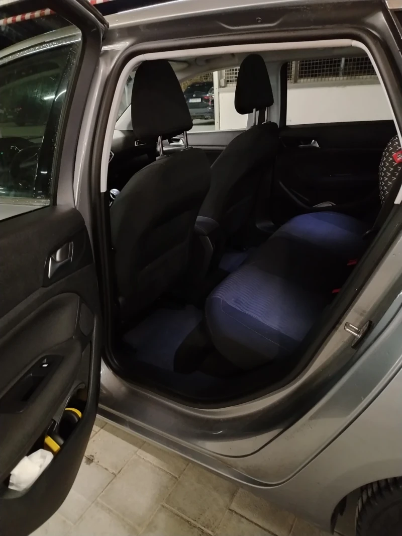 Peugeot 308 1.6 BlueHDi, снимка 9 - Автомобили и джипове - 53598291