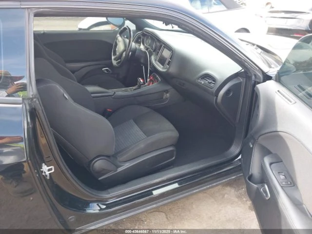 Dodge Challenger R/T* ПОДГРЕВ* КАМЕРА* 5.7 V8 - изображение 9