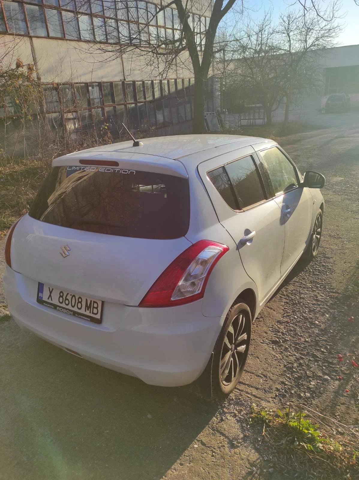 Suzuki Swift 1.3i Special Edition - изображение 8