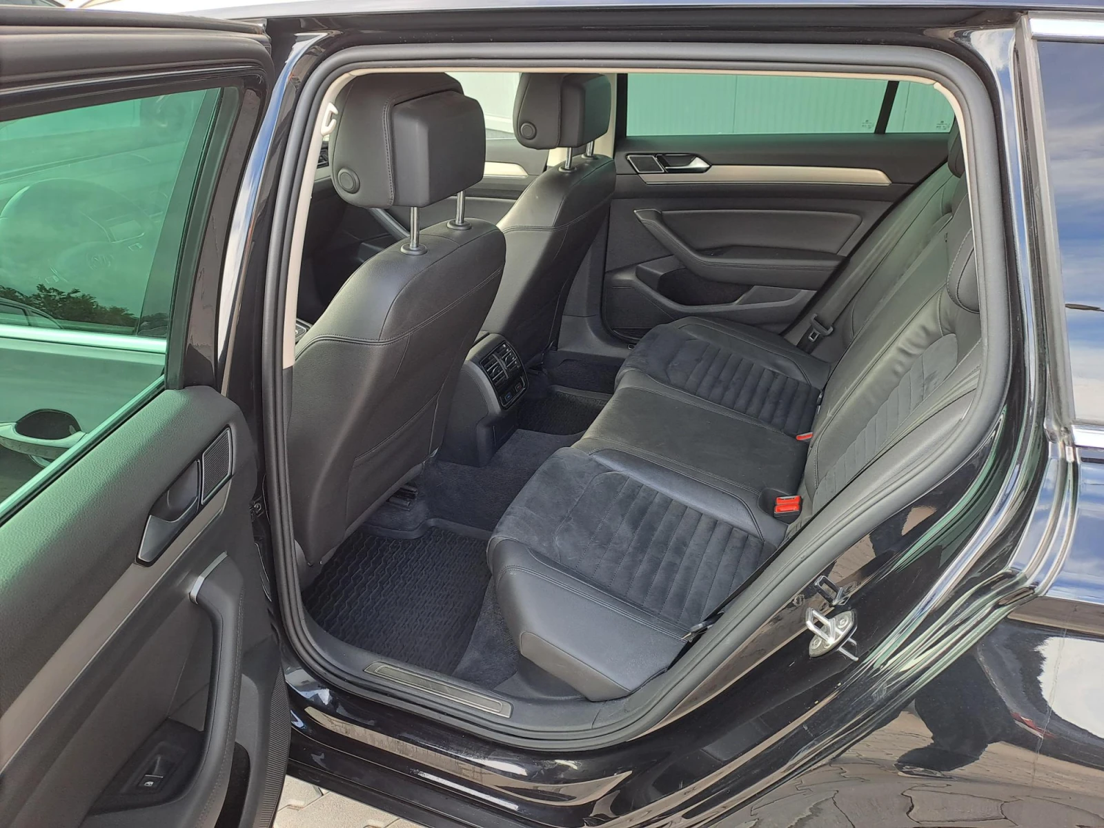 VW Passat 2.0 TDI DSG HIGHLINE - изображение 7