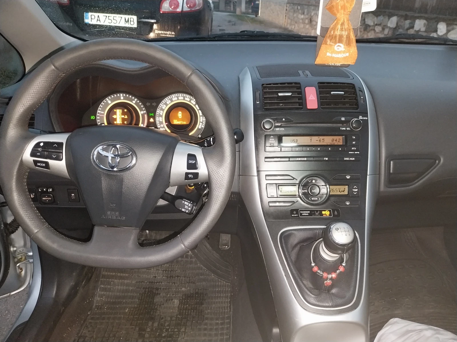 Toyota Auris 2.00 126 коня - изображение 10