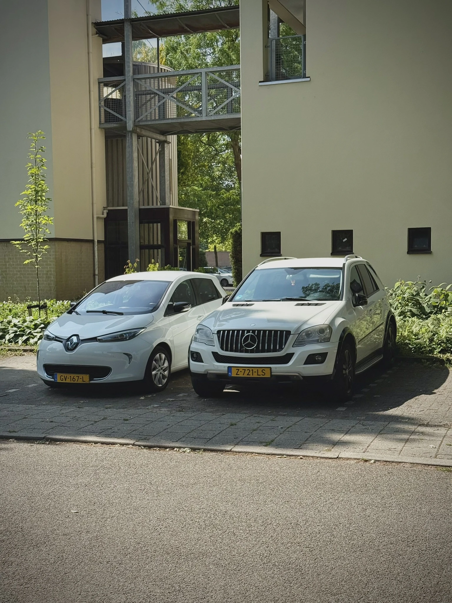 Mercedes-Benz 320  - изображение 3