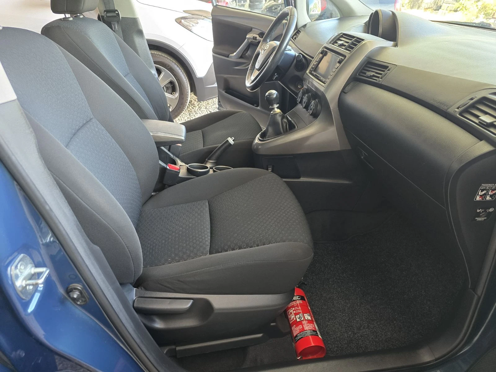 Toyota Corolla verso 2.0  D4D. 126кс. - изображение 8