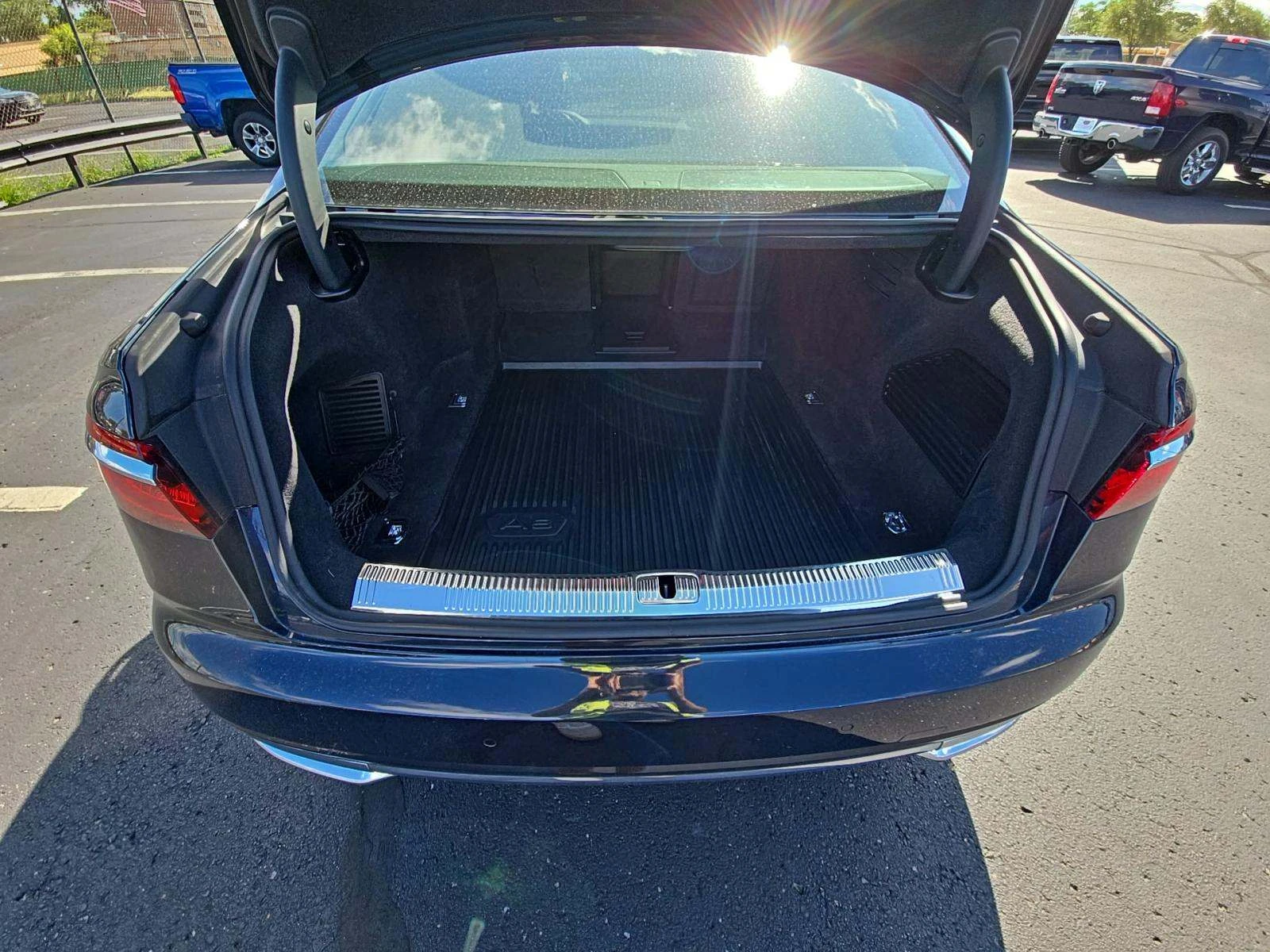 Audi A8 Quattro - изображение 7