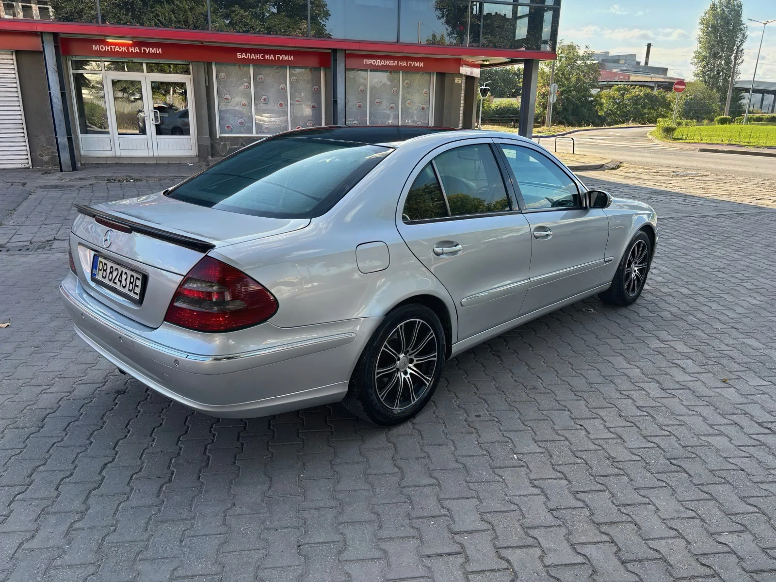 Mercedes-Benz E 270  - изображение 3