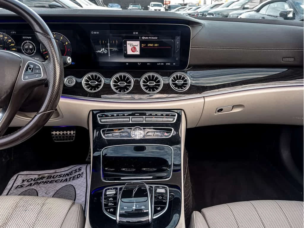 Mercedes-Benz E 400 Cabrio * AMG-Line * Фиксирана цена до БГ * , снимка 12 - Автомобили и джипове - 53806095