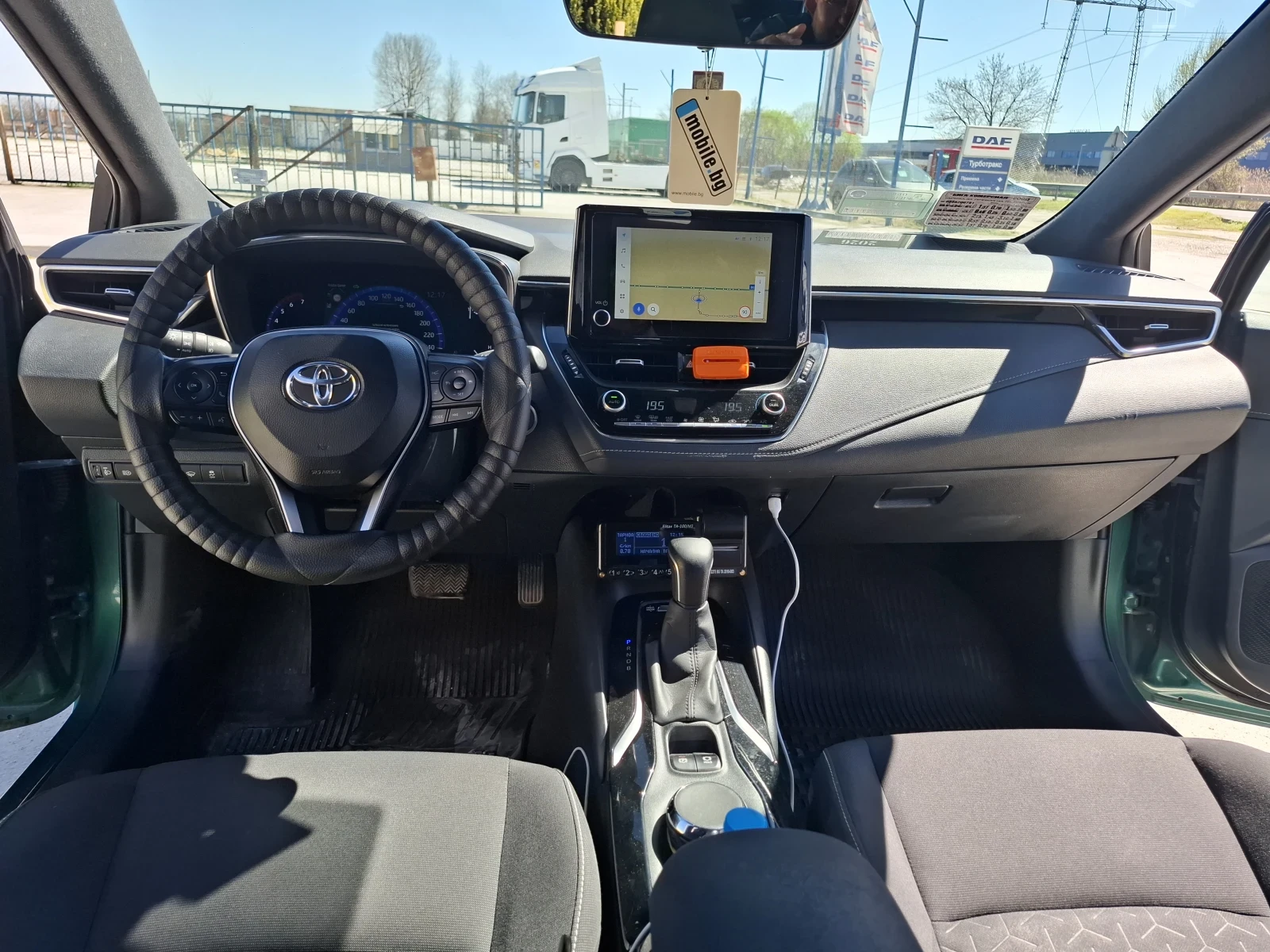 Toyota Corolla Напълно обслужена всичко платено за Такси, снимка 13 - Автомобили и джипове - 54111109