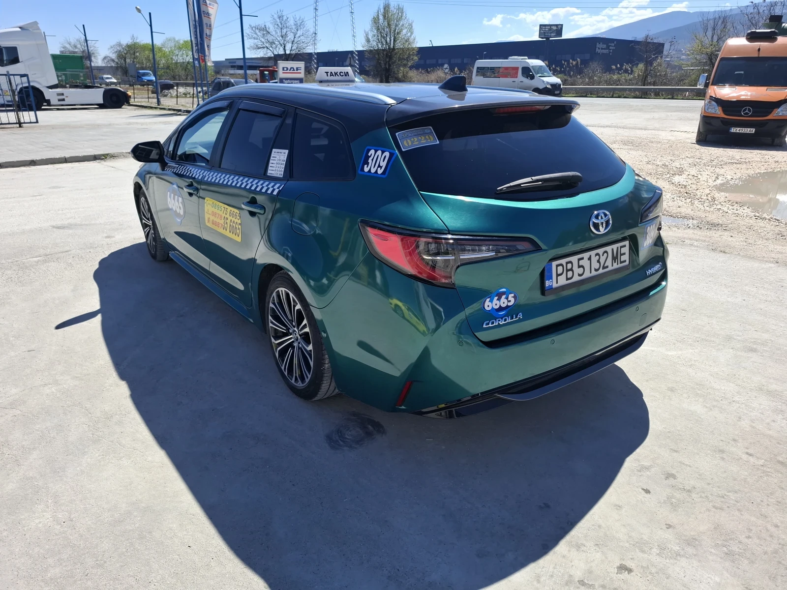 Toyota Corolla Напълно обслужена всичко платено за Такси, снимка 4 - Автомобили и джипове - 54111109