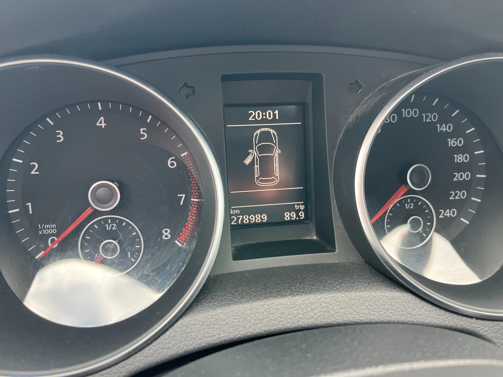 VW Golf 1.6i-Газов Инжекцион, снимка 11 - Автомобили и джипове - 54122634