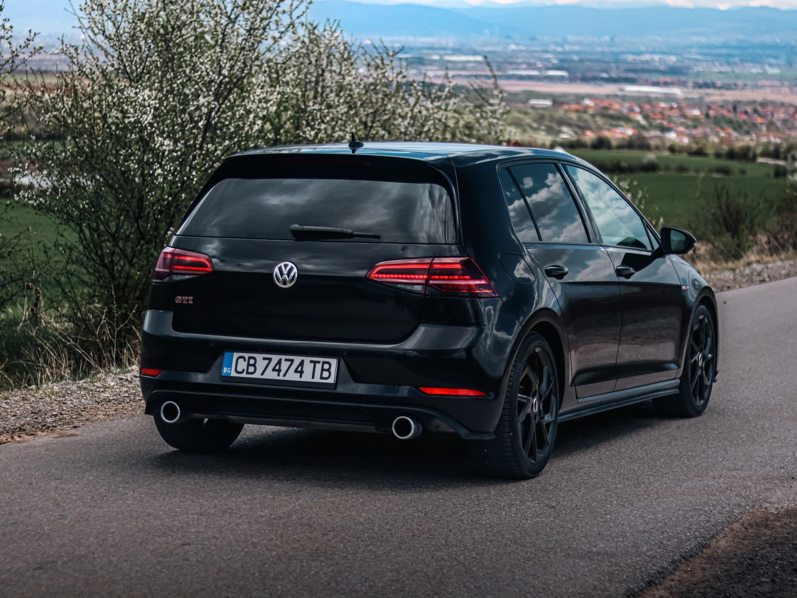 VW Golf 2.0 GTI Performance, снимка 4 - Автомобили и джипове - 54175936